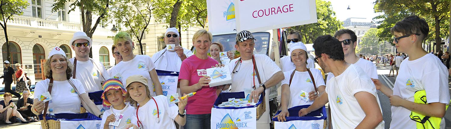 Regenbogenparade mit StRin Sandra Frauenberger (mi.); 1., Ring